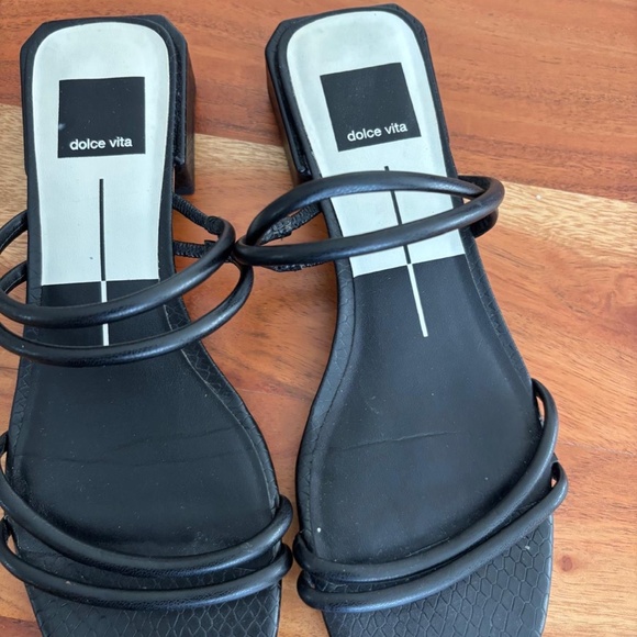 Dolce Vita Haize Sandal (black) - Picture 3 of 3